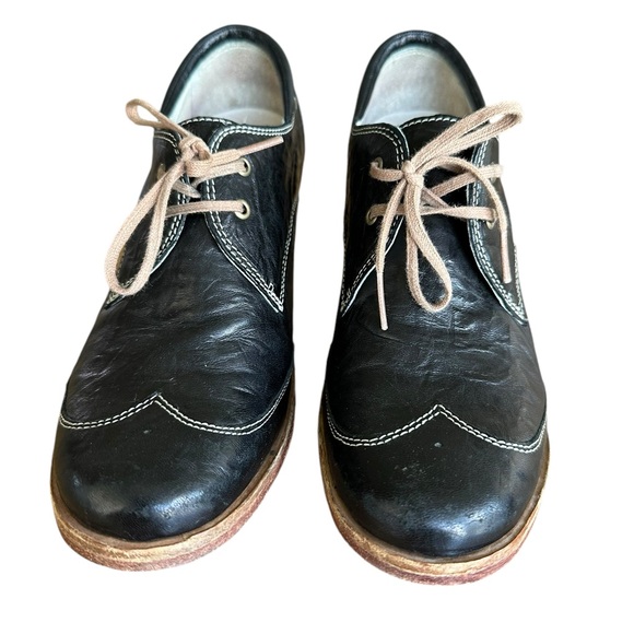 J Shoes Oakley 2 Wingtip Pumps Leather Retro Heels US 7 EU 38 B16 - Picture 3 of 11